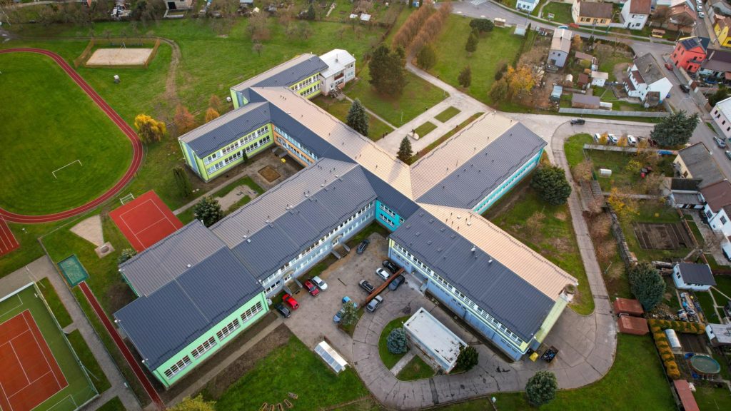 ZŠ Kvasice - realizace Pělucha Střechy